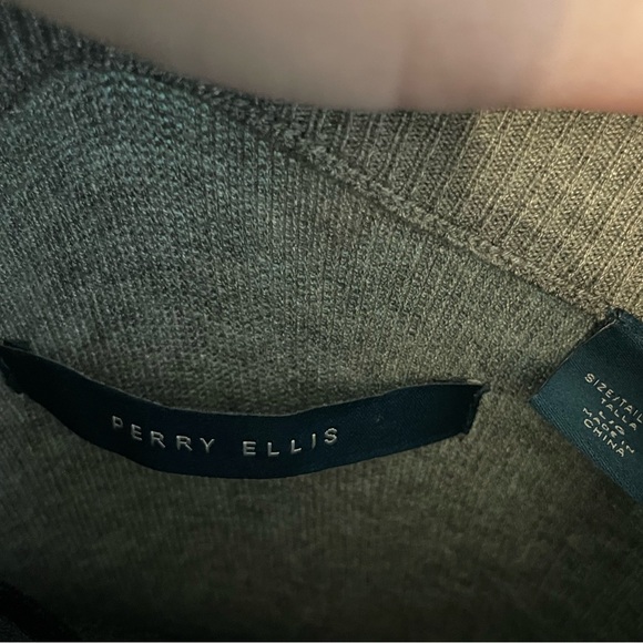 Perry Ellis Lightweight Gray Zip Cardigan Sweater - Picture 3 of 6